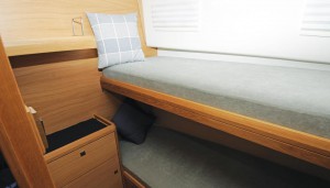 Hardy 32 second sleeping in layout 2