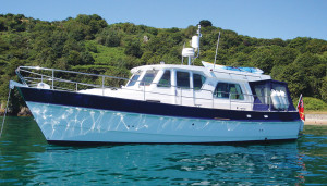 Hardy 36DS motor boat